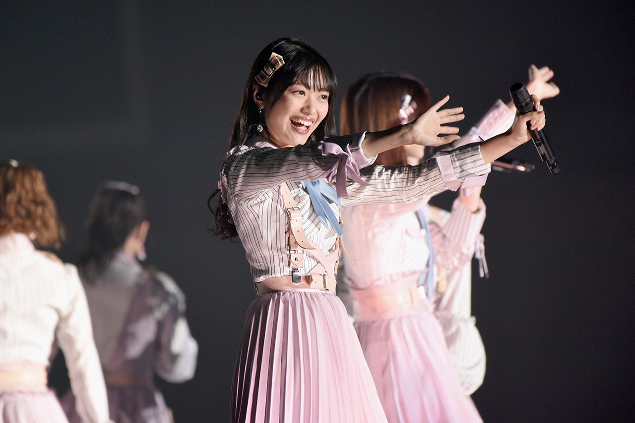 北原里英