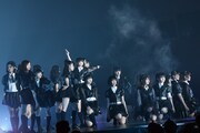 「RESET」を披露するNGT48メンバー。