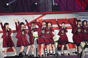 「春はどこから来るのか？」を披露するNGT48。