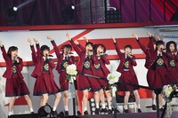 「春はどこから来るのか？」を披露するNGT48。