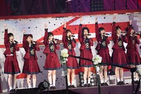 「青春時計」を披露するNGT48。