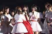 「Maxとき315号」を歌うNGT48。