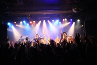 「FLOW 15th Anniversary TOUR 2018『アニメ縛り』」初日公演の様子。（写真提供：キューンミュージック）
