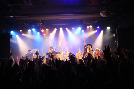 「FLOW 15th Anniversary TOUR 2018『アニメ縛り』」初日公演の様子。(写真提供:キューンミュージック)