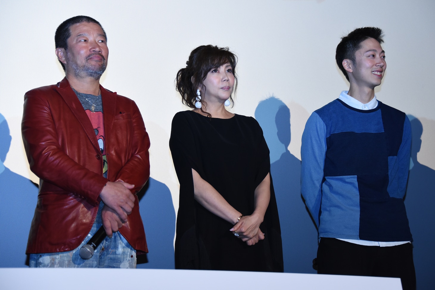 左から木村祐一、小川菜摘、はんにゃ金田。
