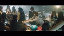 乃木坂46「新しい世界」ミュージックビデオのワンシーン。
