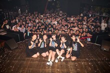Devil ANTHEM.「春の東名阪ONE MAN TOUR『桜前線ツアーだったら花吹雪』」東京・SOUND MUSEUM VISION 公演の様子。（写真提供：エイジアプロモーション）