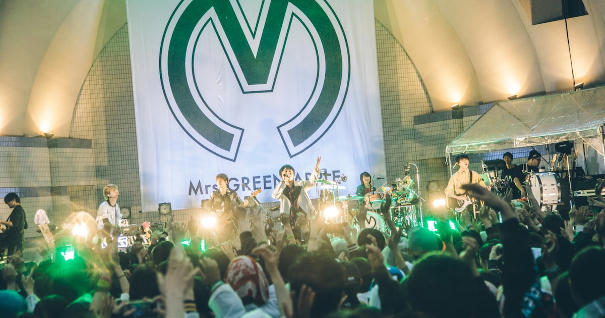 Mrs. GREEN APPLE、オーディエンスと雨すら楽しんだ野外フリーライブ(ライブレポート / 写真20枚) - 音楽ナタリー
