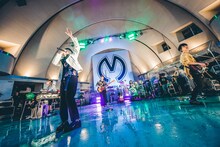 Mrs. GREEN APPLE「アルバム『ENSEMBLE』リリース記念 野外フリーライブ」の様子。（photo by umihayato）