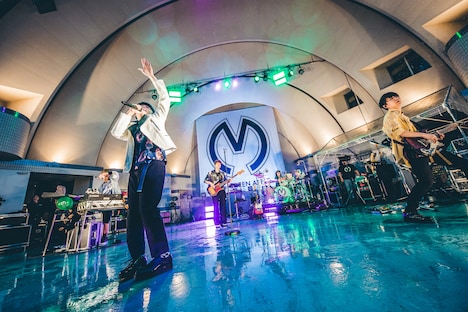 Mrs. GREEN APPLE「アルバム『ENSEMBLE』リリース記念 野外フリーライブ」の様子。（photo by umihayato）