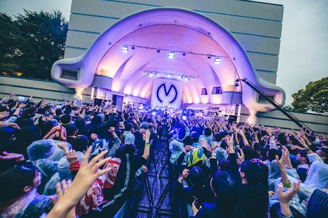 Mrs. GREEN APPLE「アルバム『ENSEMBLE』リリース記念 野外フリーライブ」の様子。（photo by umihayato）