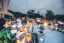 Mrs. GREEN APPLE「アルバム『ENSEMBLE』リリース記念 野外フリーライブ」の様子。（photo by umihayato）