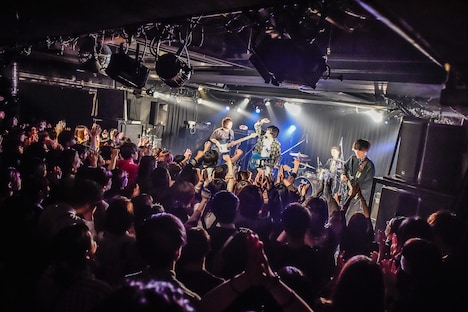 ユアネスのライブの様子。（撮影：高田梓）