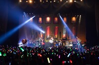 「バンもん！コンサート2018 サブカル大相撲▽ドス恋！ヨイショ！ ～春場所はっけよいのこった～」東京公演の様子。（撮影：勝永裕介）