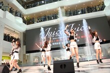 Juice=Juice「SEXY SEXY / 泣いていいよ / Vivid Midnight」発売記念イベントの様子。