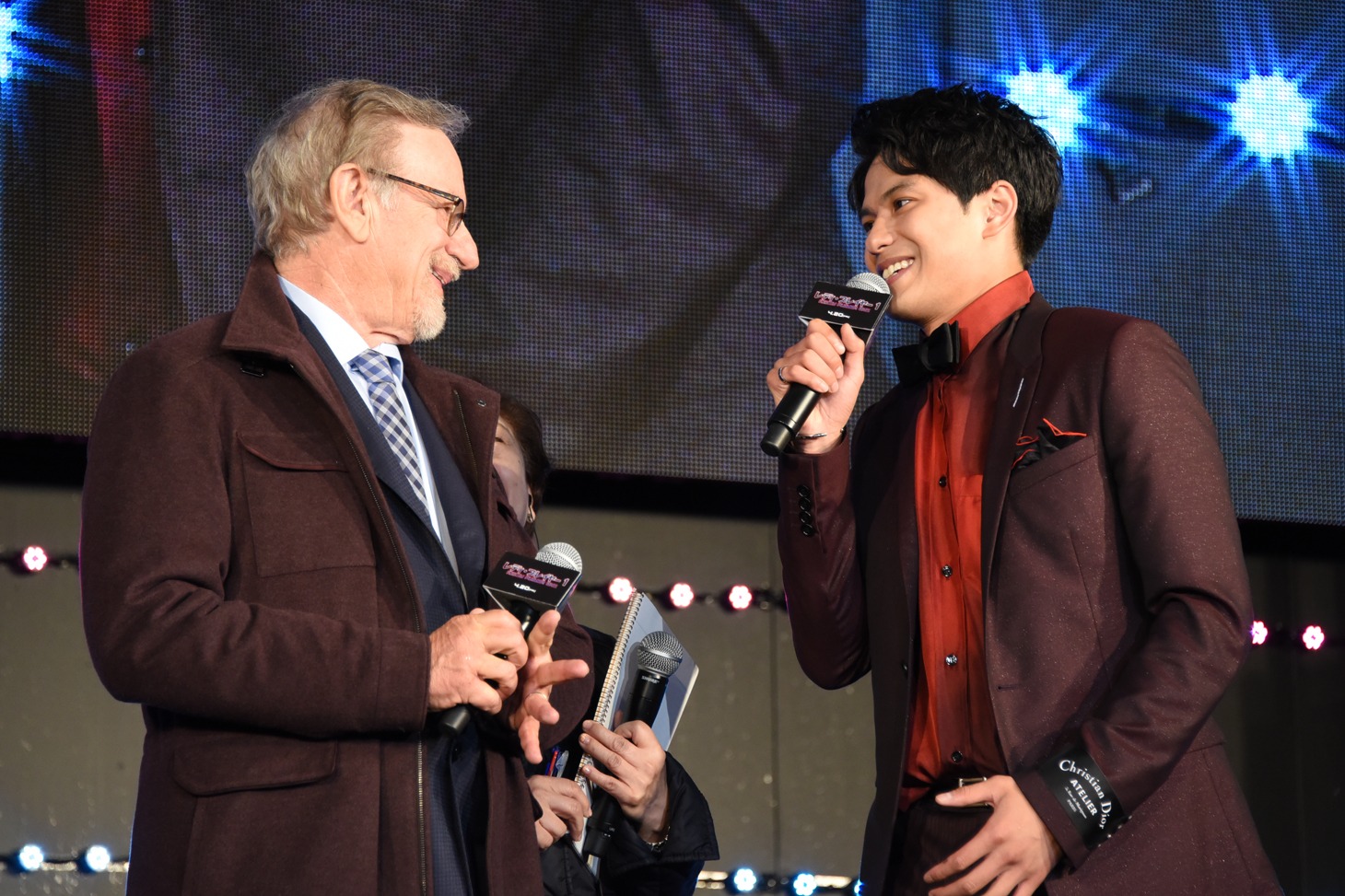 スティーヴン・スピルバーグ監督と森崎ウィン。