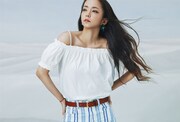 人気画像3位は「安室奈美恵×H&M、フィルム撮影の新ポートレートを公開」より、「Namie Amuro × H&M」キャンペーンビジュアル。