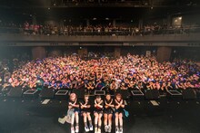 ファンと記念撮影する妄想キャリブレーション。