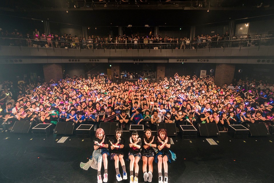 ファンと記念撮影する妄想キャリブレーション。