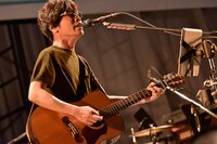 岸田繁（くるり）（Photo by 古渓一道）