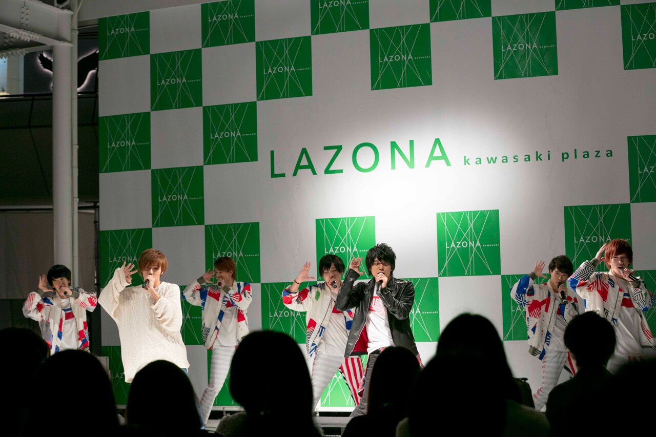 CUBERS、「メイクヒーロー」俳優と7人で新曲披露