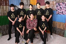 森崎ウィン（PrizmaX）とBATTLE BOYS。