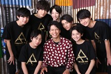 森崎ウィン（PrizmaX）とBATTLE BOYS。