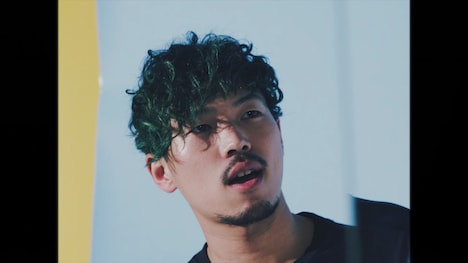 Rhythmic Toy World「さなぎ［想像力の最前線ver.］」ミュージックビデオのワンシーン。