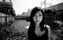 森山大道が撮影した19歳の宇多田ヒカル。