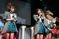 （左から）卒業を発表する古賀哉子、吉崎綾、王林。（写真提供：Virgin Music）