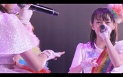 ロッカジャポニカ「神様になれるプログラム」ライブ映像のワンシーン。