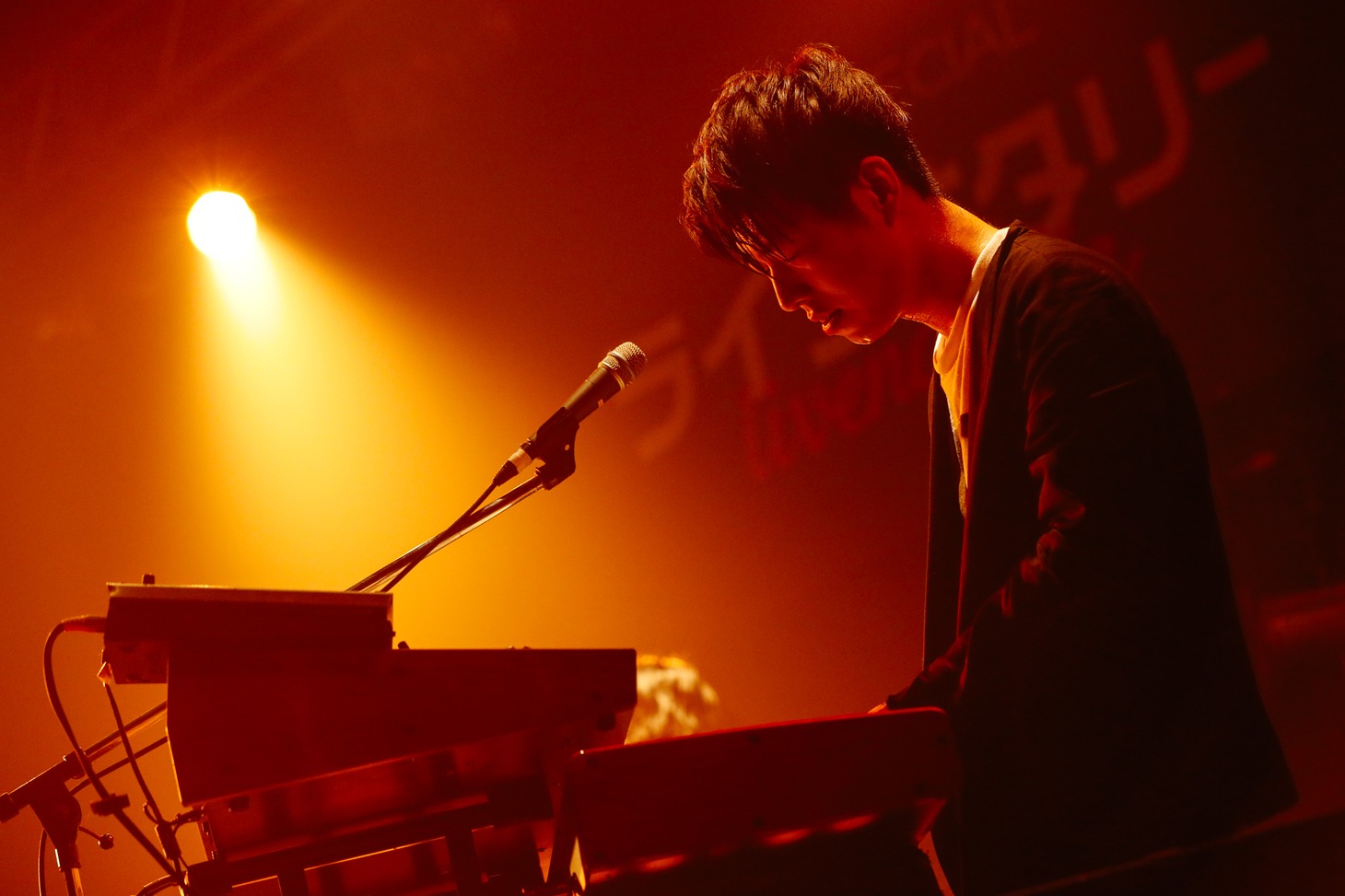 成田ハネダ（Key / パスピエ）（撮影：上山陽介）