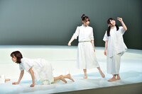 けやき坂46チームハーモニカによる「あゆみ」のワンシーン。