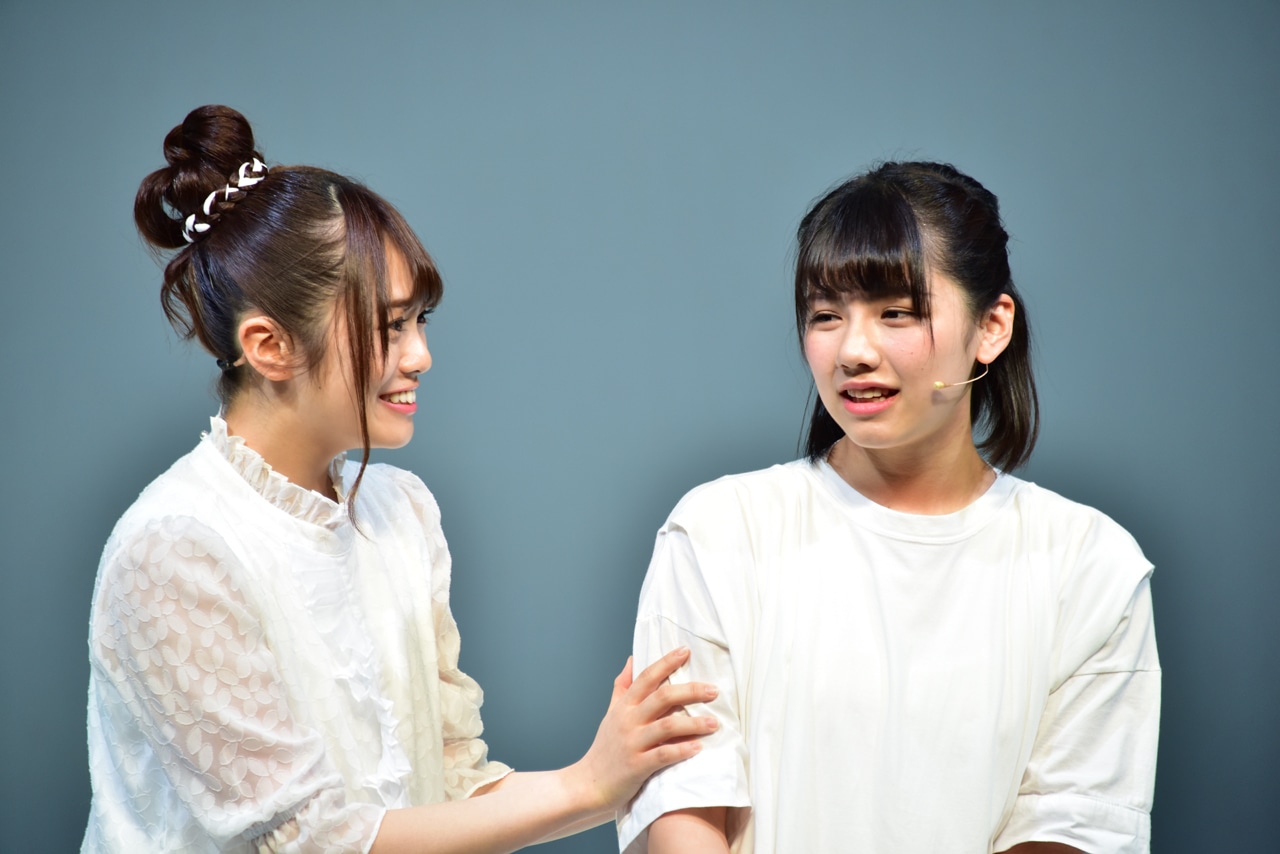 けやき坂46チームハーモニカによる「あゆみ」のワンシーン。