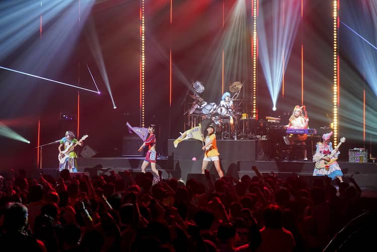 Gacharic Spin Tdcホールで2時間半の熱演 ライブレポート 音楽ナタリー