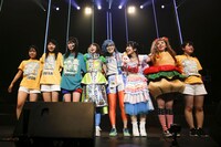 Gacharic SpinとガチャダンJr.。（写真提供：ビクターエンタテインメント）