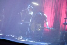 amazarashi Live Tour 2018「地方都市のメメント・モリ」Zepp DiverCity TOKYO公演の様子。