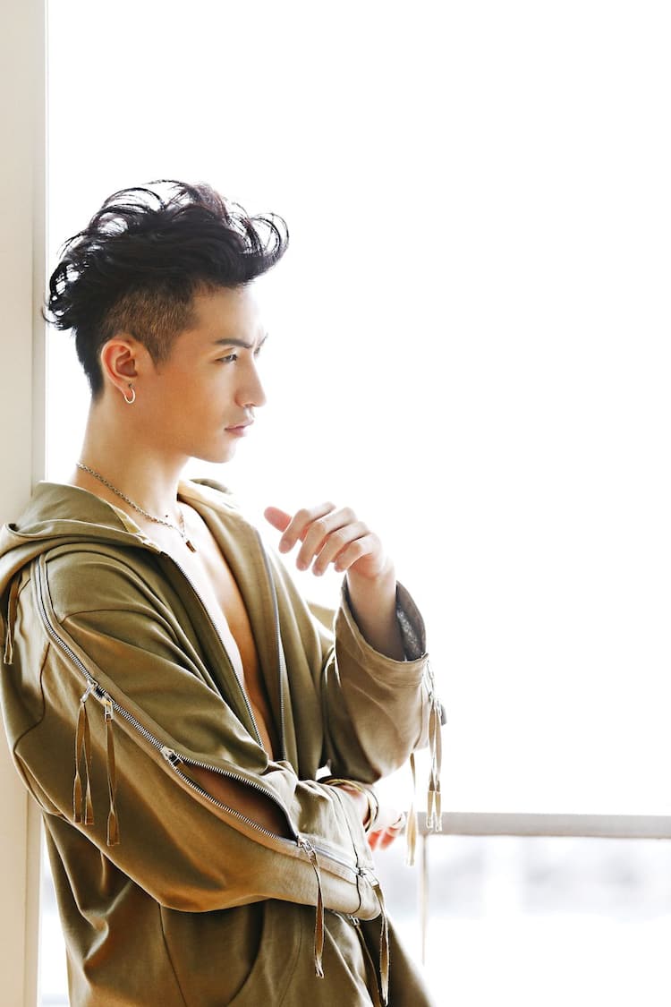 刀ミュ出演俳優 伊万里有がcdデビュー Spi参加の新曲を先行配信 音楽ナタリー 刀ミュ出演俳優 伊万里有がcdデビュー Spi参加の新曲を先行配信 音楽ナタリー
