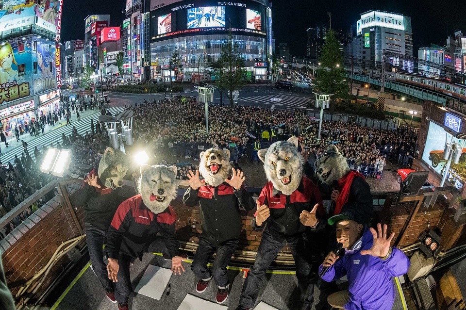 MAN WITH A MISSION「ニューシングル『Take Me Under / Winding Road』発売記念イベント」の様子。