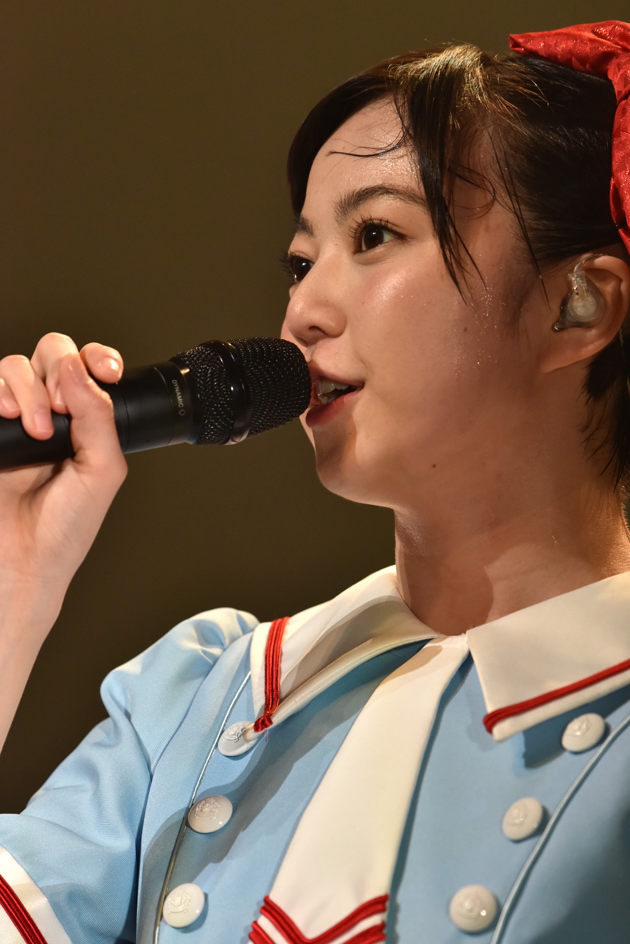 安本彩花