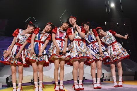 「私立恵比寿中学 SHAKARIKI SPRING TOUR 2018～New,Gakugeeeekai of Learning～（新・学芸会のすゝめ）」初日公演の様子。