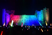 「私立恵比寿中学 SHAKARIKI SPRING TOUR 2018～New,Gakugeeeekai of Learning～（新・学芸会のすゝめ）」初日公演の様子。