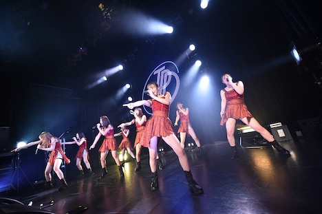 東京パフォーマンスドール「ダンスサミット2018 ~Wanna be SHINY LADY~」の様子。(写真提供:EPICレコードジャパン)