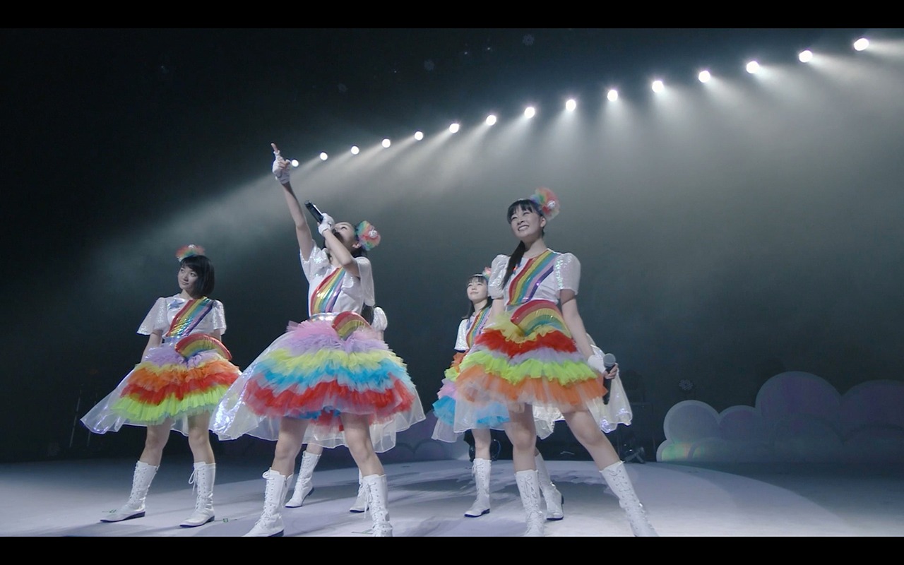 ロッカジャポニカ「わたしの地図」ライブ映像のワンシーン。