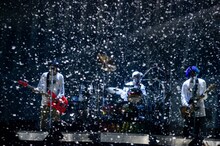 WANIMA「Everybody!! TOUR」千葉・幕張メッセ国際展示場9～11ホール公演の様子。（撮影：瀧本 JON... 行秀）