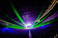 WANIMA「Everybody!! TOUR」千葉・幕張メッセ国際展示場9～11ホール公演の様子。（撮影：瀧本 JON... 行秀）