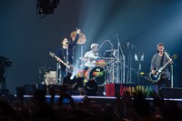 WANIMA「Everybody!! TOUR」千葉・幕張メッセ国際展示場9～11ホール公演の様子。（撮影：瀧本 JON... 行秀）