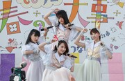 「ももクロ 春の一大事 2018 in 東近江市 ~笑顔のチカラ つなげるオモイ~」の様子。(Photo by HAJIME KAMIIISAKA+Z)