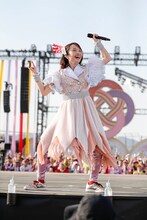 百田夏菜子（Photo by HAJIME KAMIIISAKA+Z）