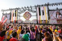 「ももクロ 春の一大事 2018 in 東近江市 ～笑顔のチカラ つなげるオモイ～」の様子。（Photo by HAJIME KAMIIISAKA+Z）